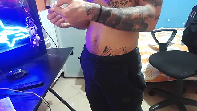 Badboyi1997 online show from 10/02/25, 12:17