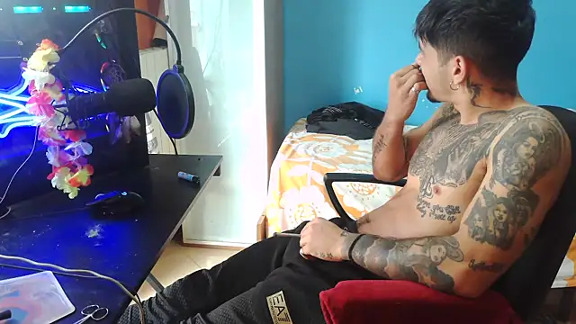 Badboyi1997 online show from 10/03/25, 12:35