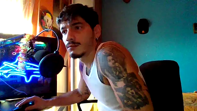 Badboyi1997 online show from 10/28/25, 03:25