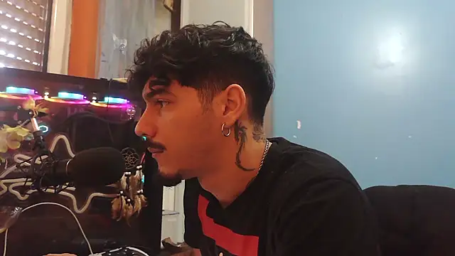 Badboyi1997 online show from 02/06/26, 09:23