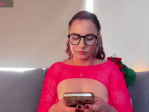 Snapshot of Hanna_Clark_ chatting on 12/14/24, 06:30 Hanna Clark online show from 12/14/24, 06:30