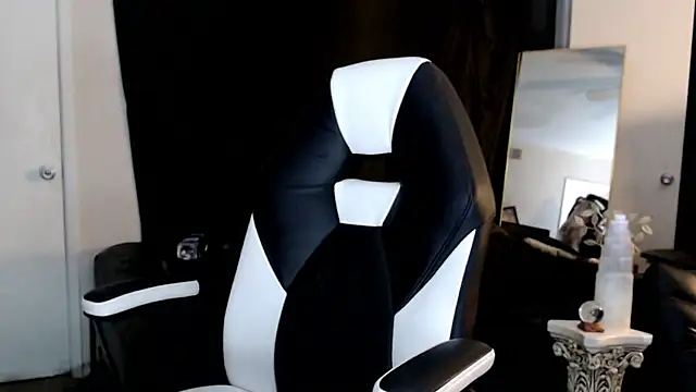 liadivina online show from 03/17/25, 06:40