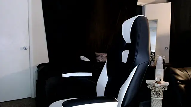 liadivina online show from 03/19/25, 05:52