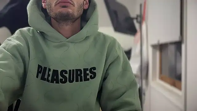 Snapshot of Dylansd chatting on 12/13/24, 09:02 Dylansd online show from 12/13/24, 09:02