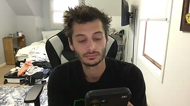 Snapshot of Dylansd chatting on 12/16/24, 08:26 Dylansd online show from 12/16/24, 08:26