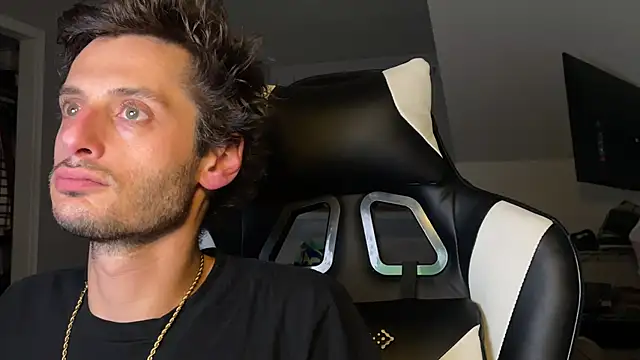 Snapshot of Dylansd chatting on 12/24/24, 08:55 Dylansd online show from 12/24/24, 08:55