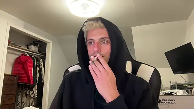 Snapshot of Dylansd chatting on 01/25/25, 11:11 Dylansd online show from 01/25/25, 11:11