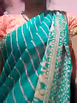 Snapshot of riya_houswife chatting on 12/20/24, 06:19 riya houswife online show from 12/20/24, 06:19