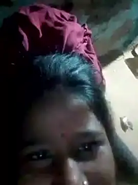 Snapshot of riya_houswife chatting on 11/16/25, 12:44 riya houswife online show from 11/16/25, 12:44