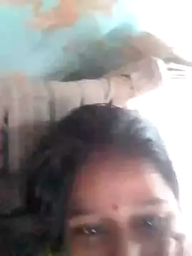 Snapshot of riya_houswife chatting on 11/18/25, 06:18 riya houswife online show from 11/18/25, 06:18