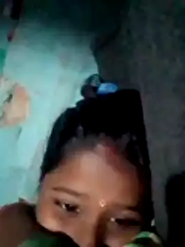 Snapshot of riya_houswife chatting on 11/19/25, 03:45 riya houswife online show from 11/19/25, 03:45