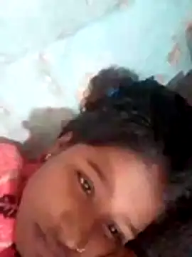 Snapshot of riya_houswife chatting on 11/20/25, 04:34 riya houswife online show from 11/20/25, 04:34