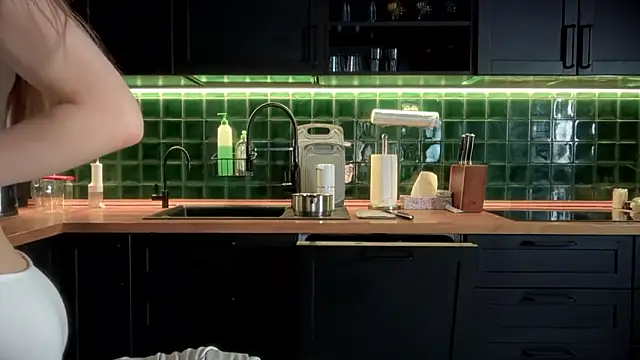 solar bella online show from 02/21/26, 04:35