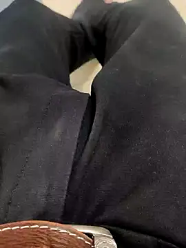 Snapshot of themostnaughtiestguyy chatting on 10/16/25, 09:32 themostnaughtiestguyy online show from 10/16/25, 09:32