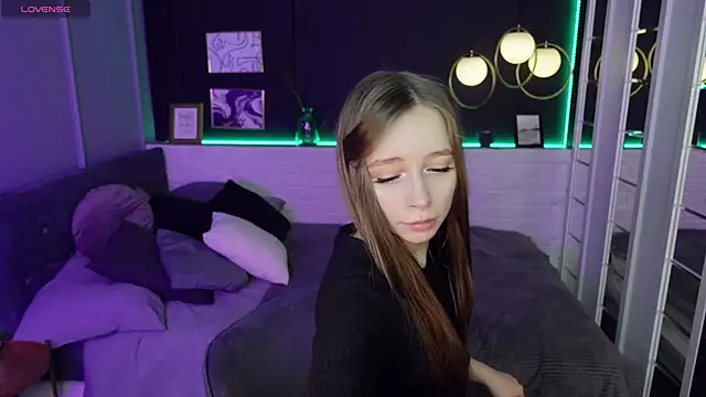 OliviaGentle online show from 02/04/25, 01:13