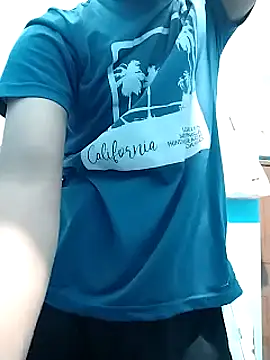 Snapshot of black_cobra70 chatting on 12/16/24, 03:32 black cobra70 online show from 12/16/24, 03:32