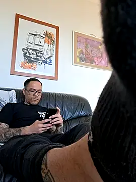 mileflav0r online show from 04/14/26, 07:03