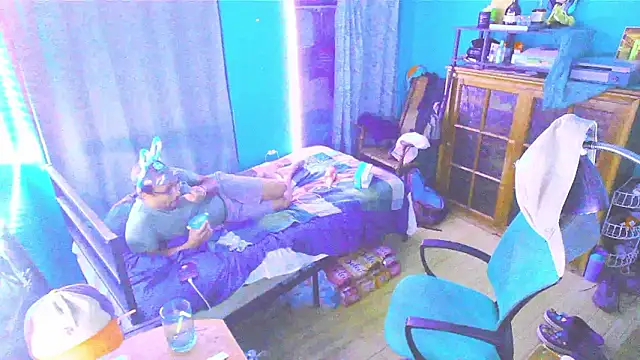        the online show from 03/05/26, 02:40