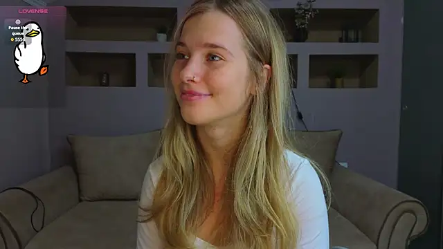 LinaCristonsen online show from 11/06/25, 03:24