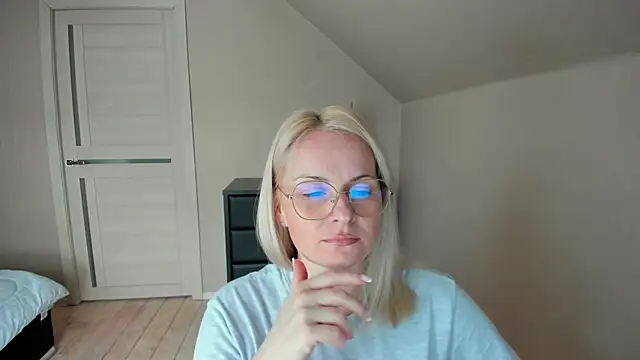 Alicee Gracee online show from 02/15/25, 12:22