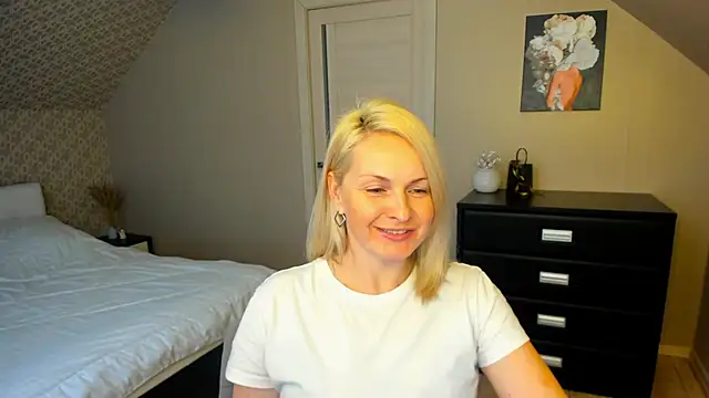 Alicee Gracee online show from 12/01/25, 09:25