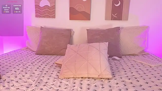 Snapshot of Mia_Heartt chatting on 12/02/25, 07:53 Mia Heartt online show from 12/02/25, 07:53