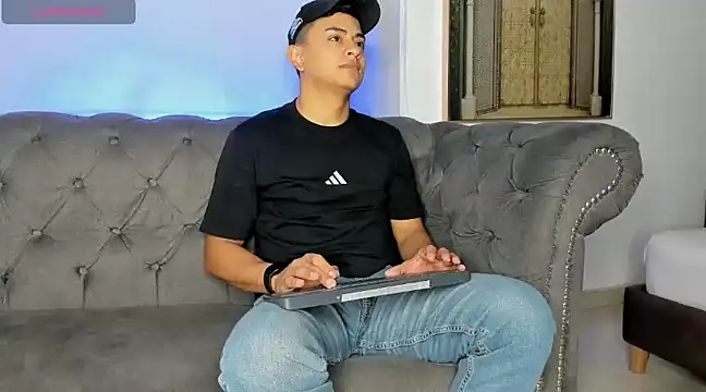 Lucii fer  online show from 02/17/25, 11:44