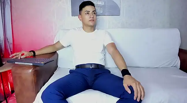 Lucii fer  online show from 02/28/25, 11:25