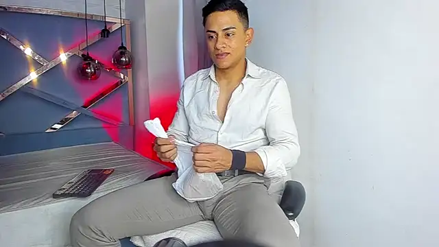 Lucii fer  online show from 03/13/26, 11:28