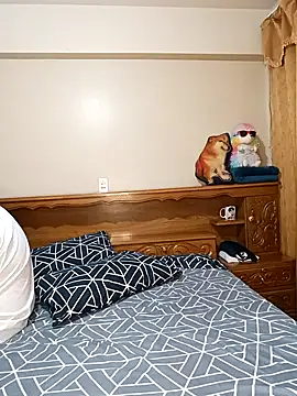 Lucy Chery online show from 12/18/25, 11:55