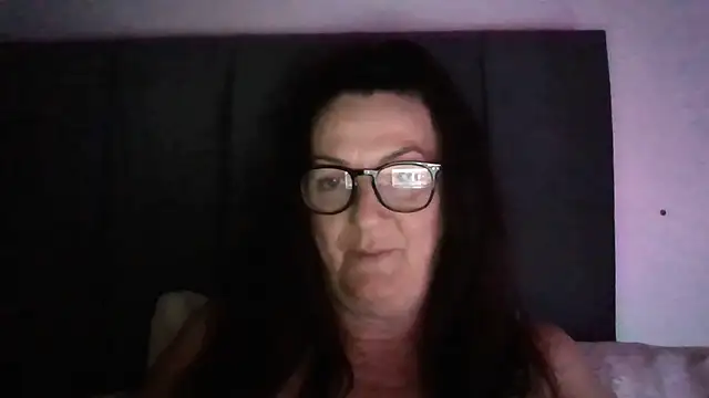 Snapshot of Tillieuk chatting on 07/07/26, 11:31 Tillieuk online show from 07/07/26, 11:31