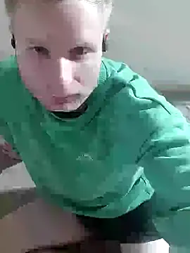 Snapshot of davidsocke chatting on 12/05/24, 03:17 davidsocke online show from 12/05/24, 03:17