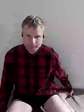 Snapshot of davidsocke chatting on 12/21/24, 09:23 davidsocke online show from 12/21/24, 09:23