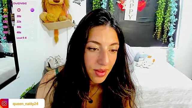 Snapshot of queen-natty chatting on 07/15/26, 02:44 queen-natty online show from 07/15/26, 02:44