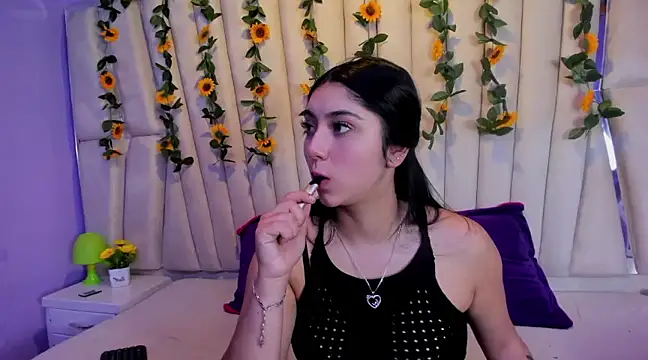 Lucy Anall  online show from 02/15/25, 09:59