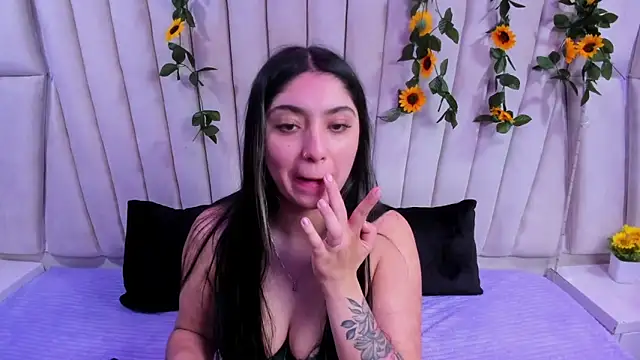 Lucy Anall  online show from 09/27/25, 09:31