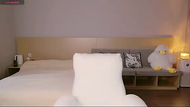 Lucky-baby online show from 11/11/25, 01:11