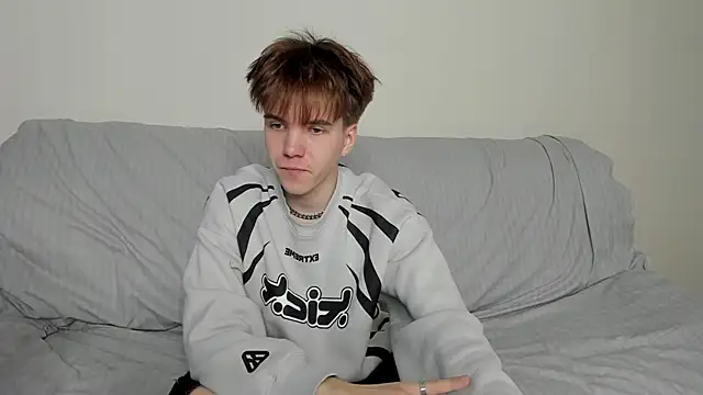 Snapshot of braxiboy chatting on 12/12/24, 08:36 braxiboy online show from 12/12/24, 08:36