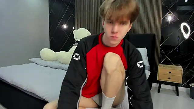 Snapshot of braxiboy chatting on 01/12/25, 12:55 braxiboy online show from 01/12/25, 12:55