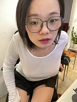 Bella0815 online show from 03/17/25, 06:40