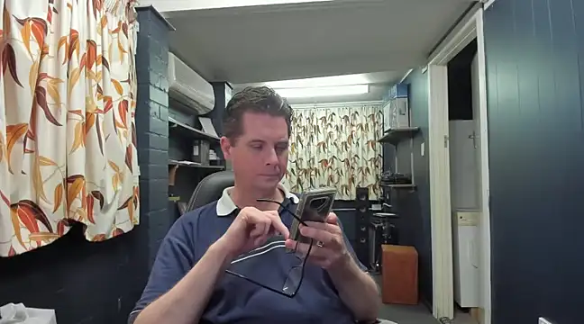 tilobinder online show from 12/03/24, 12:16