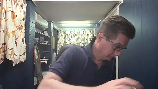 tilobinder online show from 10/10/25, 01:54