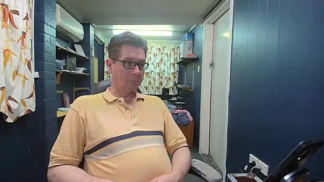 tilobinder online show from 10/26/25, 02:01