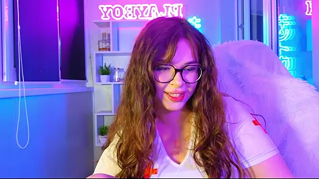 CutiePie3 online show from 11/27/25, 12:02