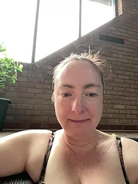 LouiseTswing online show from 12/09/24, 01:55