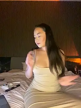 mayakitsune69 online show from 10/05/25, 10:13