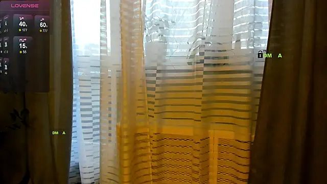 Snapshot of Your_dream_Alice chatting on 12/14/24, 12:01 Your dream Alice online show from 12/14/24, 12:01