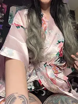 MissMidnightUK online show from 03/08/26, 12:30