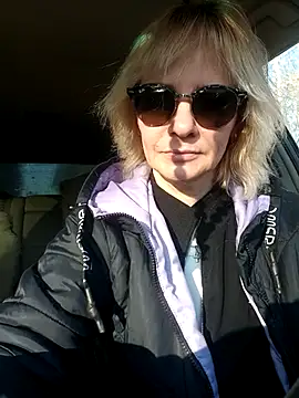 Snapshot of Milen_Milf chatting on 03/03/25, 10:49 Milen Milf online show from 03/03/25, 10:49