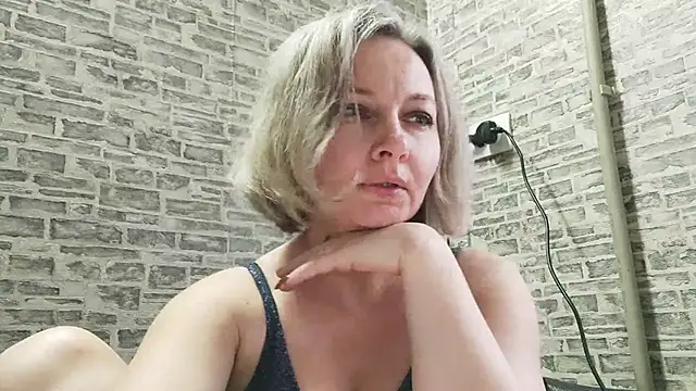 EdithManning online show from 01/28/25, 07:43